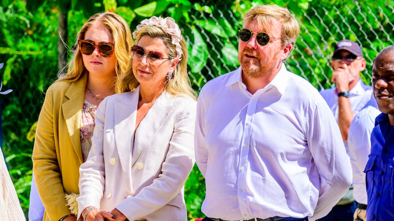 During a working visit, the king jokes, Máxima writes and Amalia |  Royal family