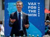 Geld of extra vakantiedagen: zo willen landen vaccintwijfelaars overtuigen