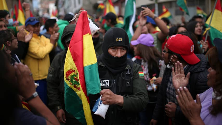 Politieagenten sluiten zich aan bij protest tegen Boliviaanse regering