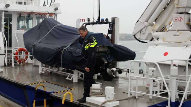 Derde opvarende fataal bootongeluk bij Neeltje Jans na vijf dagen nog vermist. Derde opvarende fataal bootongeluk bij Neeltje Jans na vijf dagen nog vermist.