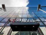 	DEN HAAG - Het hoofdkantoor van T-Mobile in Den Haag. De Nederlandse Mededingingsautoriteit heeft invallen gedaan bij een aantal mobiele telecombedrijven wegens vermoedelijke prijsafspraken. ANP PHIL NIJHUIS