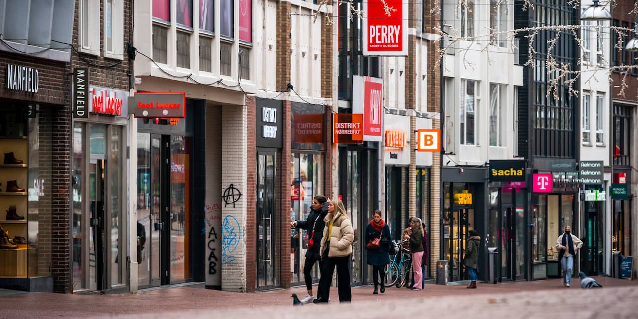 Kabinet trekt 100 miljoen euro uit om consumenten weer naar de winkel te lokken