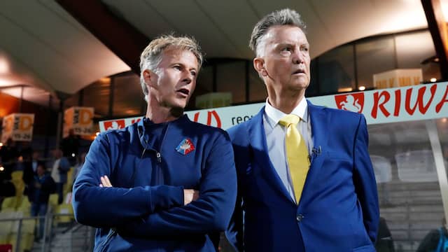 Van Gaal vormt tegen Jong AZ een coachduo met Andries Jonker, die jarenlang zijn assistent was bij Bayern München en FC Barcelona en normaal gesproken hoofdtrainer van Telstar is.