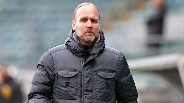 De situatie wordt steeds minder rooskleurig voor het FC Emmen van trainer Dick Lukkien.