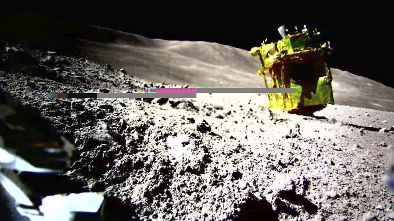 Japanese lunar lander picks up material from ten lunar rocks  Technology and science