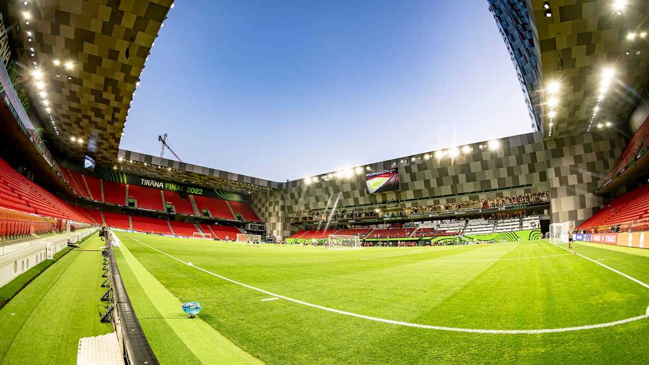 Beeld uit video: Waarom Feyenoord de finale in Tirana in zo'n klein stadion speelt
