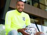 Vitesse huurt Grot van Leeds United en legt verdediger Hájek vast