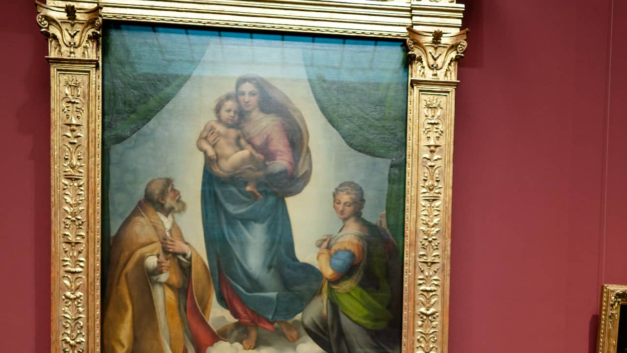 Thousands of euros in damage to the Sistine Madonna list for act of climate activist |  Book & Culture