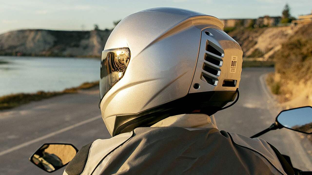 The ACH-1 helmet from Feher has a built-in air conditioning.