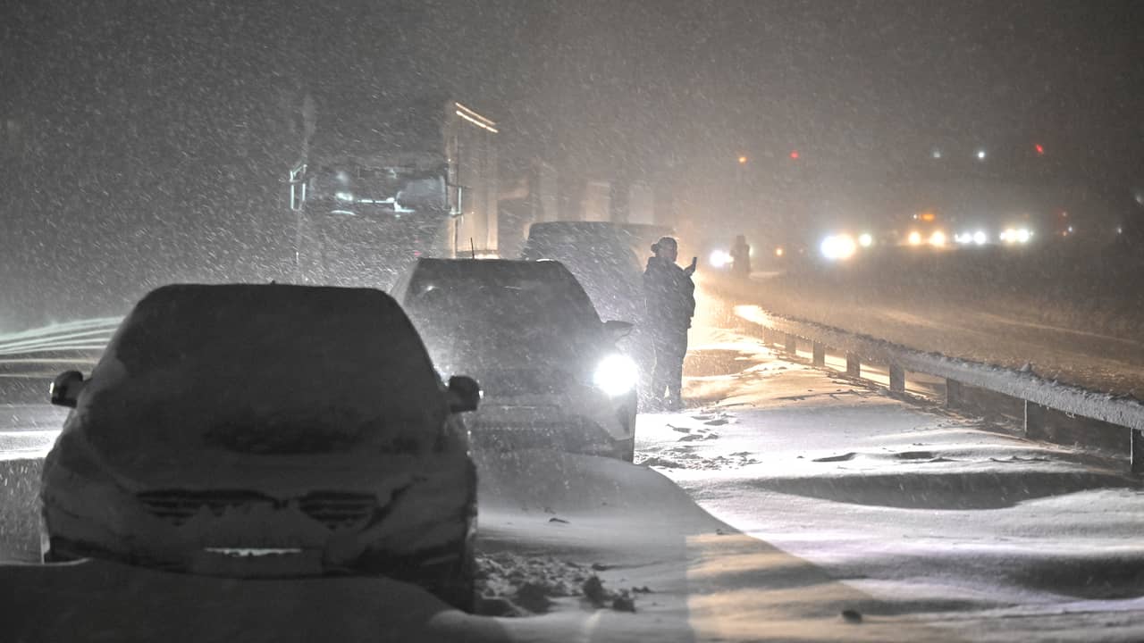 Nearly a thousand cars have been stuck on the highway in Sweden for hours due to snow  outside