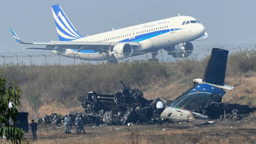 'Kettingrokende en huilende' piloot veroorzaakte vliegramp Nepal