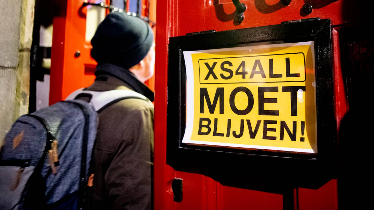 Beeld uit video: Volg de bijeenkomst van actiecomité 'XS4ALL moet blijven'