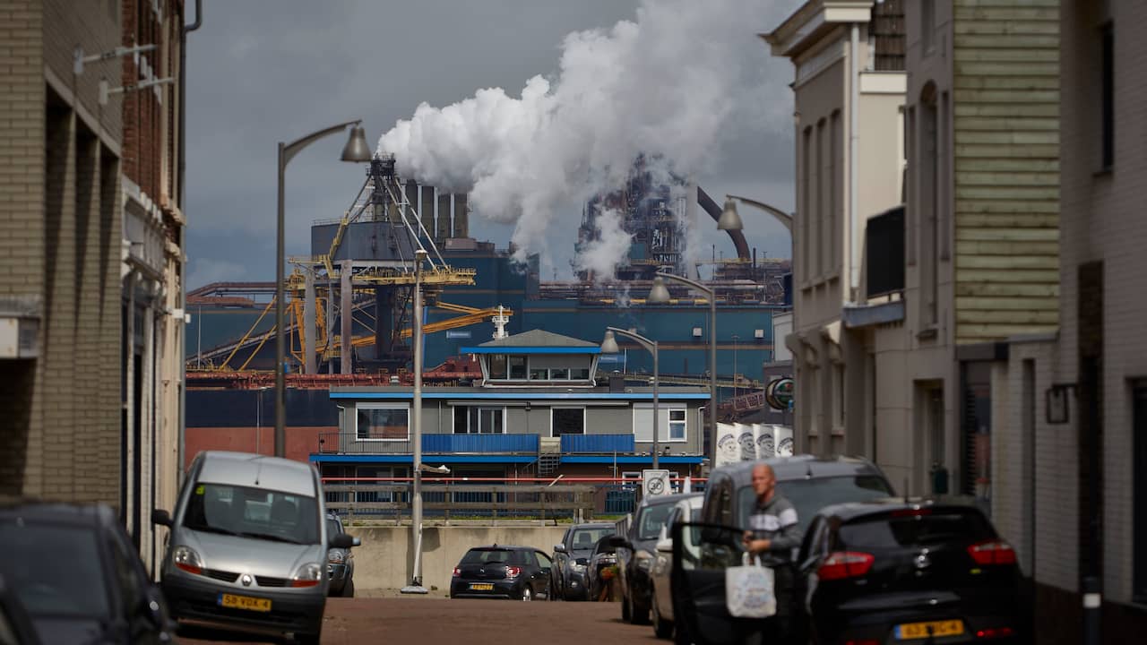 Study Finds Tata Steel Emissions Shorten Life Expectancy in Dutch Village