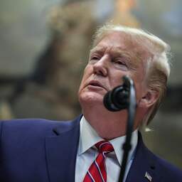 Trump valt oud-ambassadeur Oekraïne aan via Twitter tijdens hoorzitting