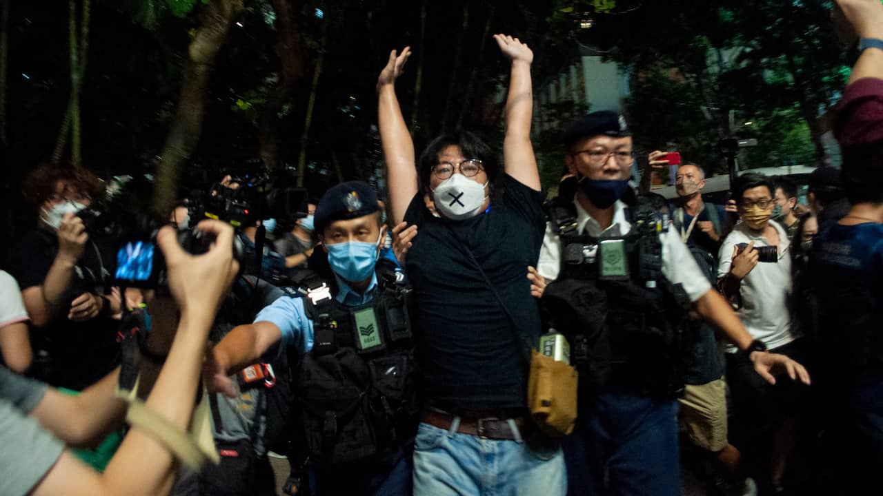 Arresti e severi controlli a Hong Kong nel giorno della memoria di Tiananmen |  ADESSO