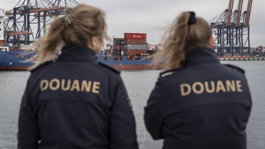 Havenbedrijven gaan tienduizenden werknemers screenen op drugscriminaliteit