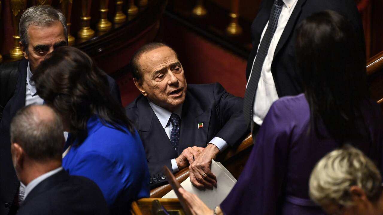 L’ex primo ministro italiano Silvio Berlusconi ha la leucemia  All’estero