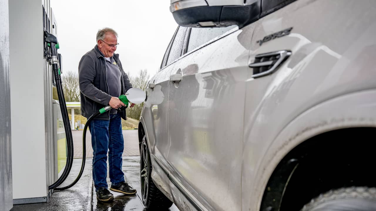 België Verlaagt Accijns: Benzine En Diesel Veel Goedkoper | Economie ...