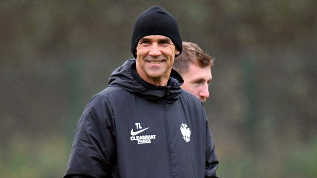 Trainer Thomas Letsch heeft zijn opstelling bij Vitesse omgegooid voor de cruciale wedstrijd tegen Stade Rennais.