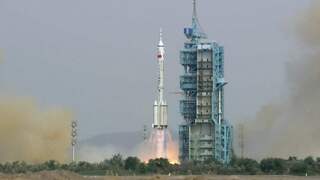 China lanceert eerste Chinese burger de ruimte in