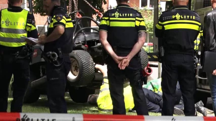 Kind zwaargewond na ongeluk met maaier plantsoenendienst Amsterdam