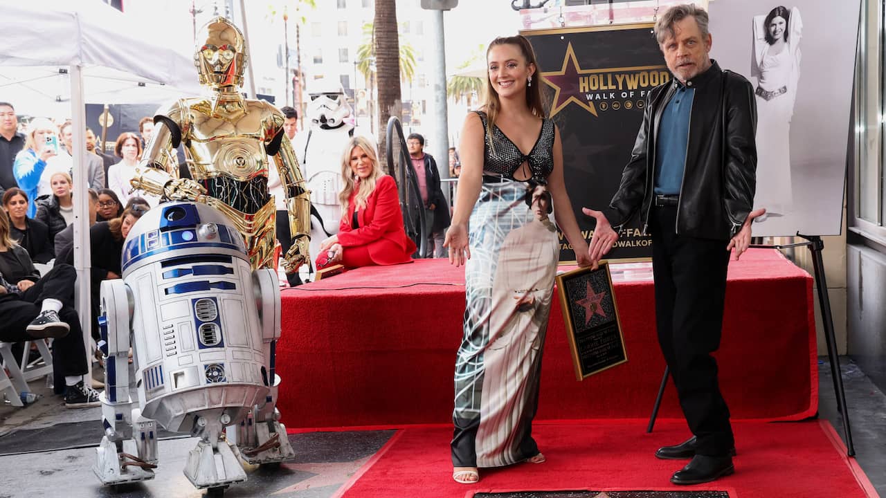 Carrie Fisher honored posthumously with a star on the Walk of Fame |  Movies and TV shows