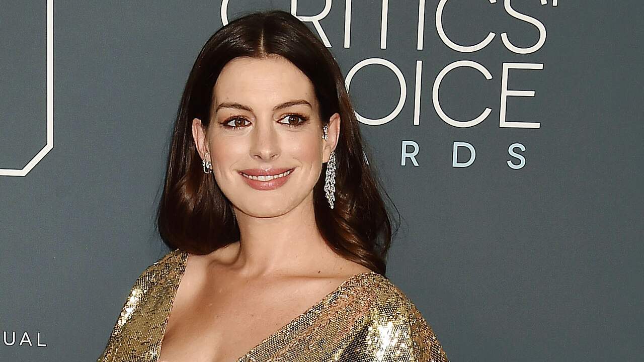 Anne Hathaway leerde van negatieve berichten op sociale media | Achterklap  | NU.nl