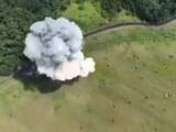 Oekraïense soldaten blazen Russische tank op met raket