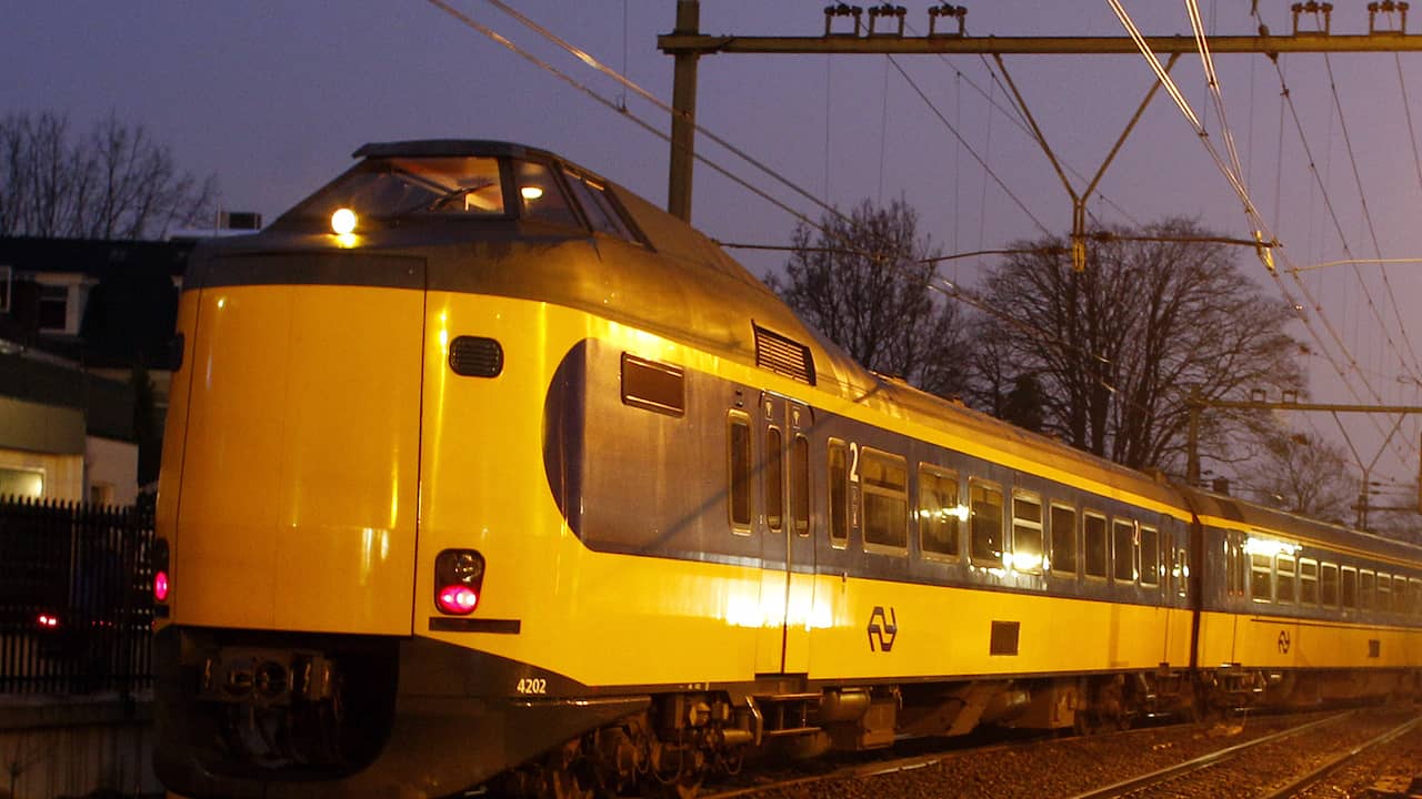 Train with at least 250 passengers derailed near Weert, no injuries NOW