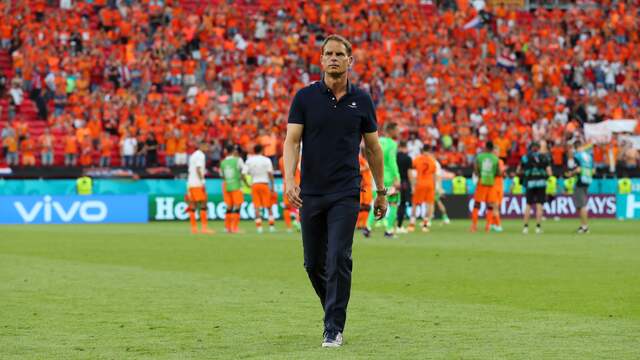 Frank de Boer staat onder grote druk door de uitschakeling van Oranje in de achtste finales van het EK.