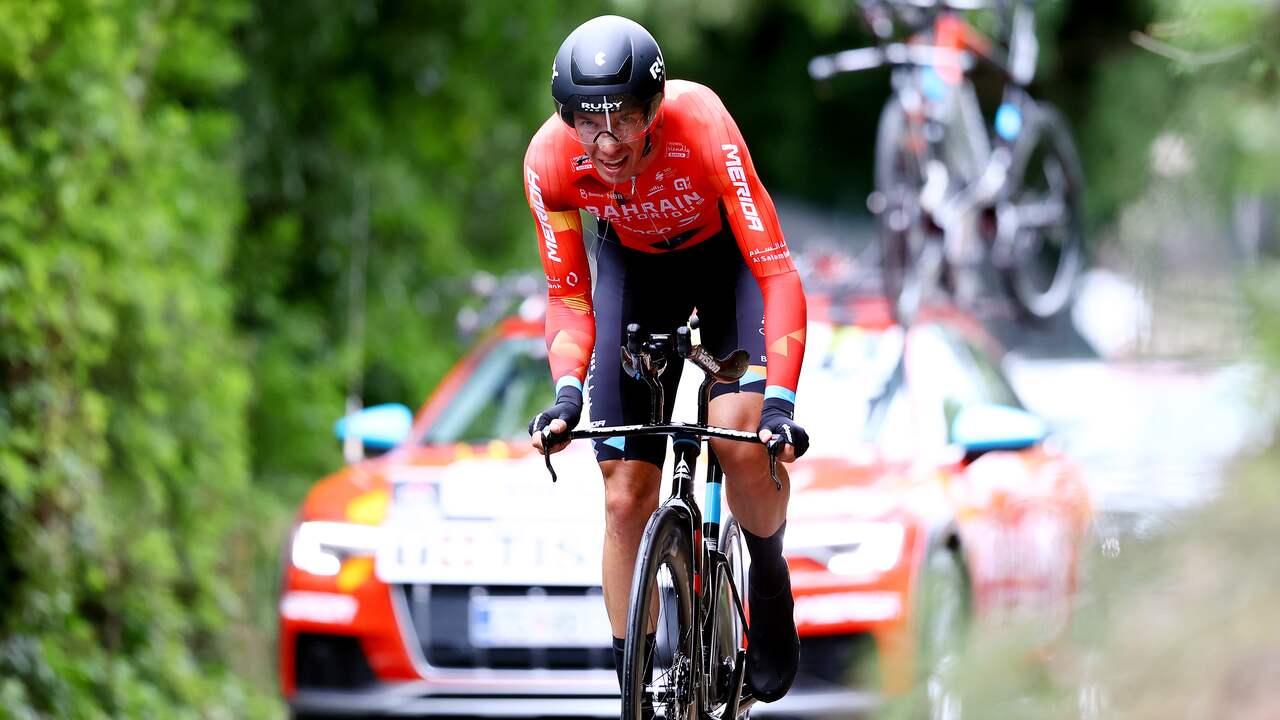 De Sloveen Domen Novak gaat volgend jaar zijn landgenoot Tadej Pogacar helpen bij UAE Team Emirates.