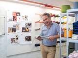 Ondernemer Patrick maakt sokken van afgedankte kleding