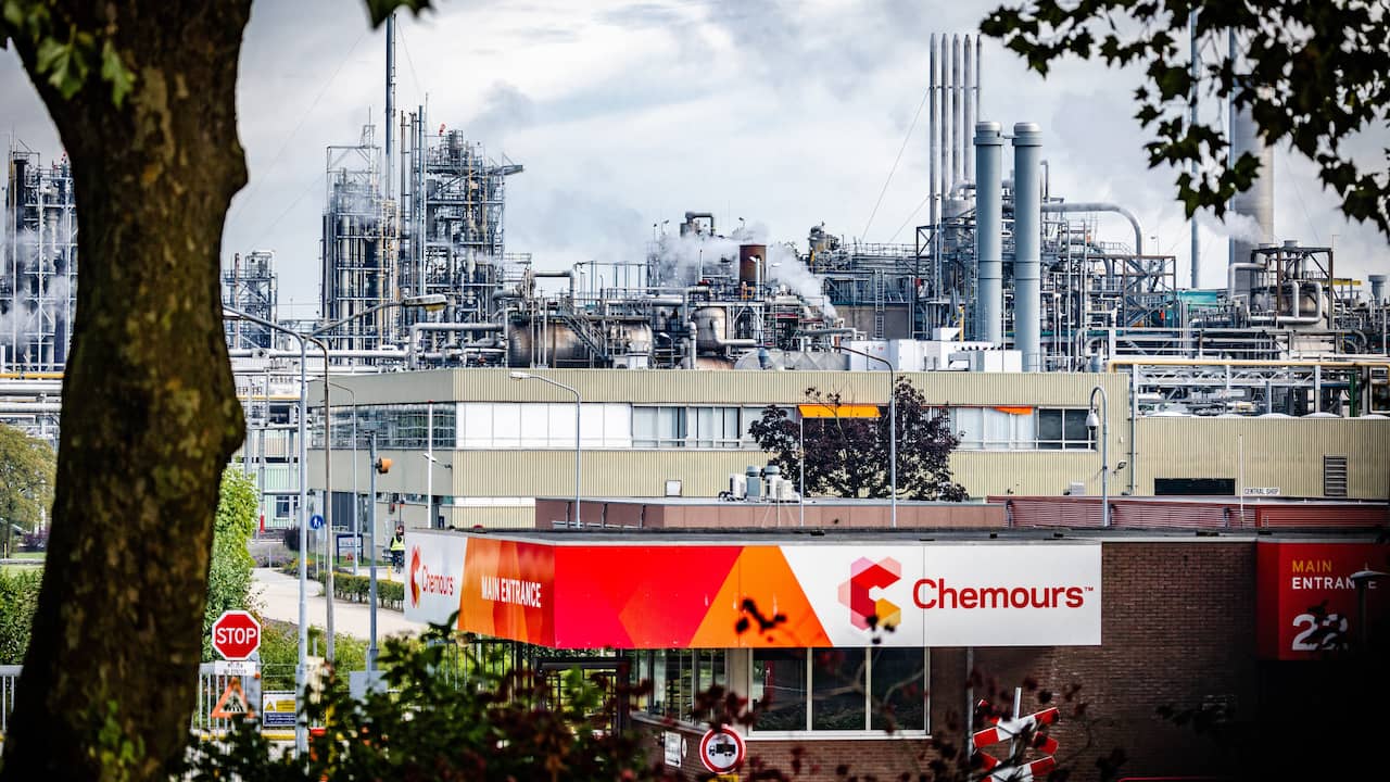 Chemours PFAS Factory Faces Fines and Potential Closure Over Harmful Chemical Discharge