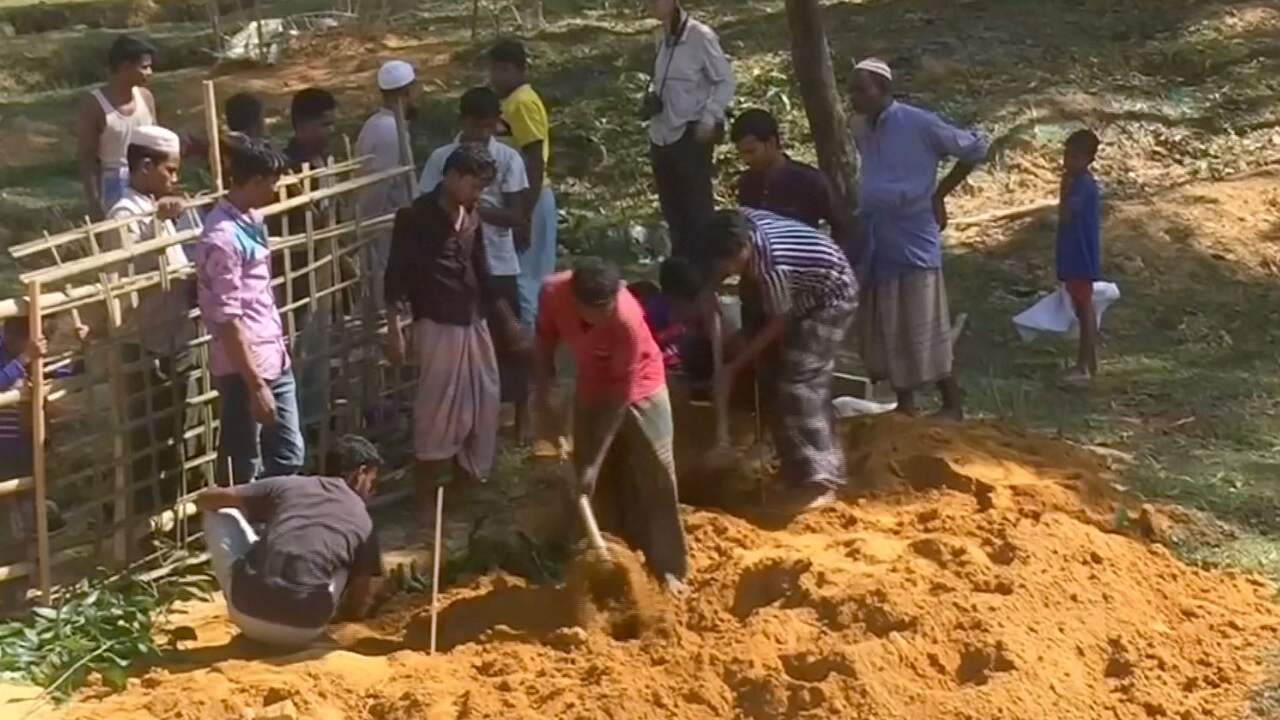 Beeld uit video: Rohingya delven voortijdig kindergraven in vluchtelingenkampen