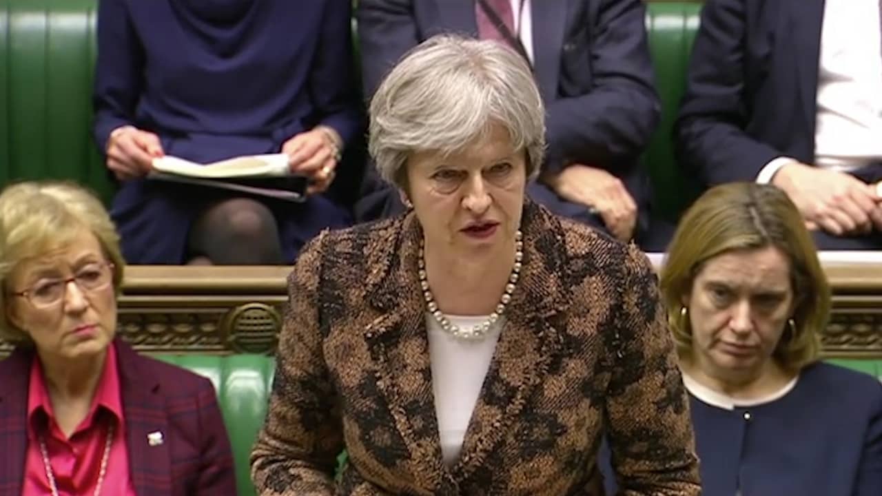 Beeld uit video: Theresa May: 'We tolereren aanval op spion niet'