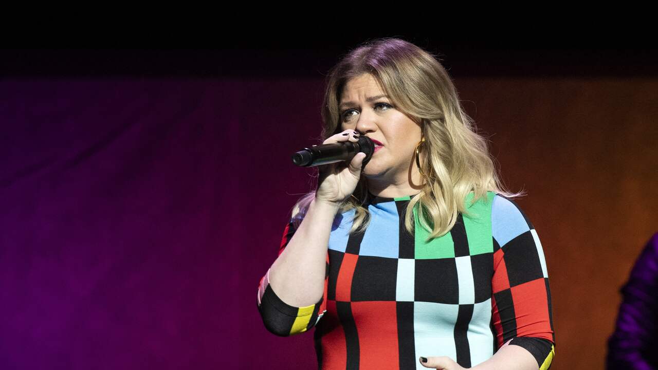 Kelly Clarkson Addresses Toxic Workplace Allegations On The Kelly Clarkson Show World 3504