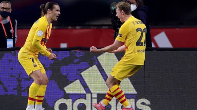 Frenkie de Jong (rechts) speelde een hoofdrol in de bekerfinale.