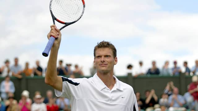 Sjeng Schalken bereikte in 2004 de kwartfinales van Wimbledon, maar werd toen uitgeschakeld door Andy Roddick.