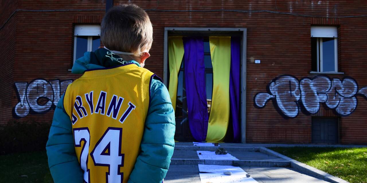 Fans in hele wereld herdenken Kobe Bryant jaar na overlijden