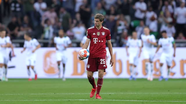 Teleurstelling bij Thomas Müller na de 1-0 voor Borussia Mönchengladbach.