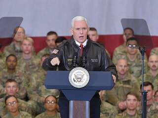 Amerikaanse vicepresident brengt onaangekondigd bezoek aan Afghanistan