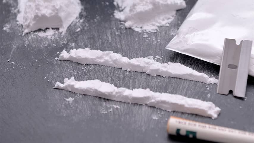 Honderden kilo's cocaïne versneden in pand aan Hamdijk, drie mannen vast