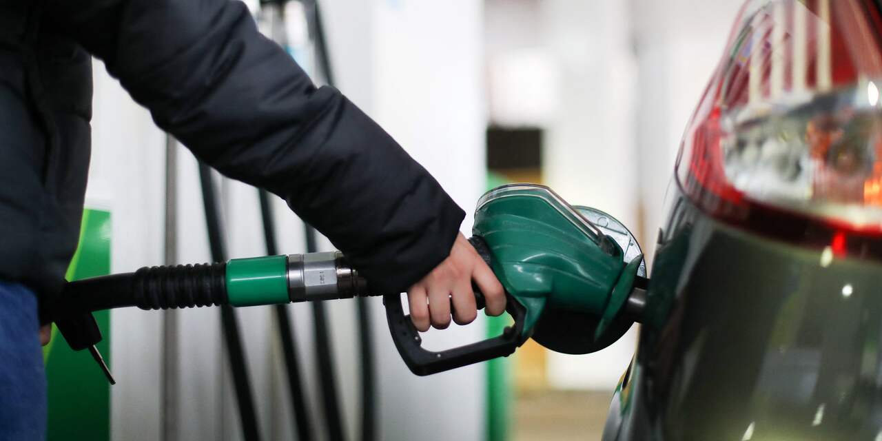 Benzineprijs voor het eerst ooit boven de 2 euro per liter