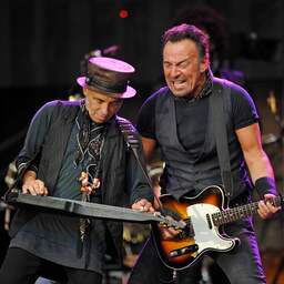 Ook gitarist Nils Lofgren laat muziek van Spotify halen