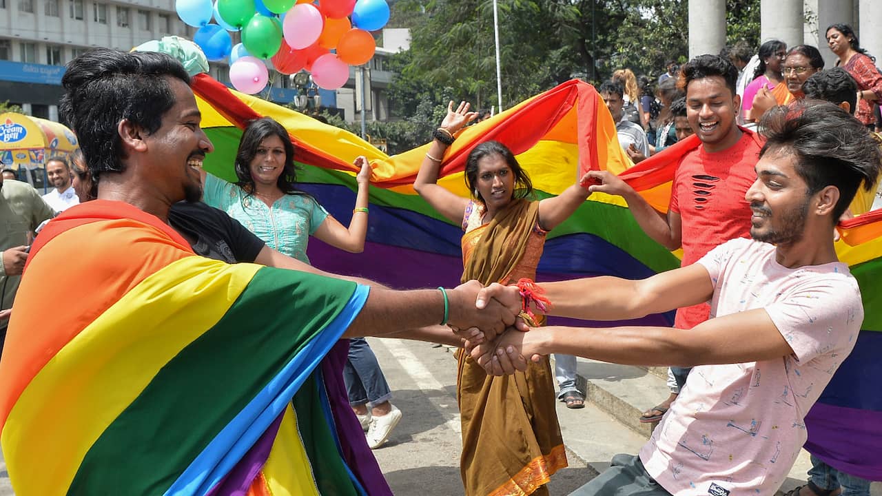 Goed Nieuws Homoseks legaal in India Sneijder bondsridder Opmerkelijk NU.nl foto