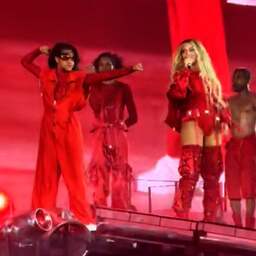 Video | Beyoncé danst met dochter Blue op het podium van de Arena