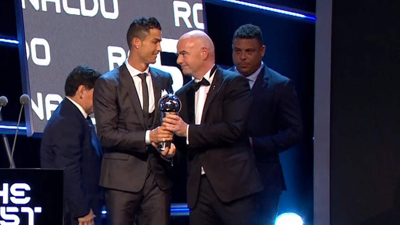 cristiano-ronaldo-opnieuw-verkozen-tot-beste-voetballer-van-het-jaar.jpg