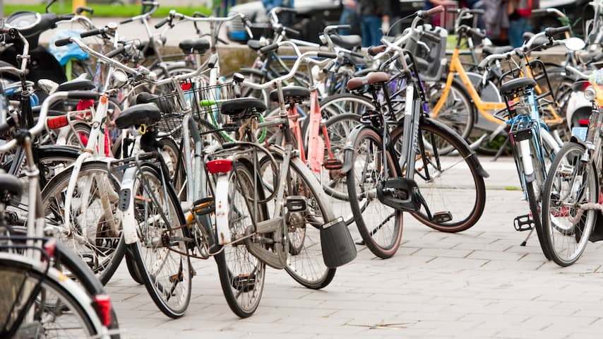 jaarbeursplein fiets fietsen fietsenstalling