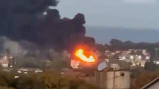 Brandstoftank explodeert en vliegt in brand in Rusland