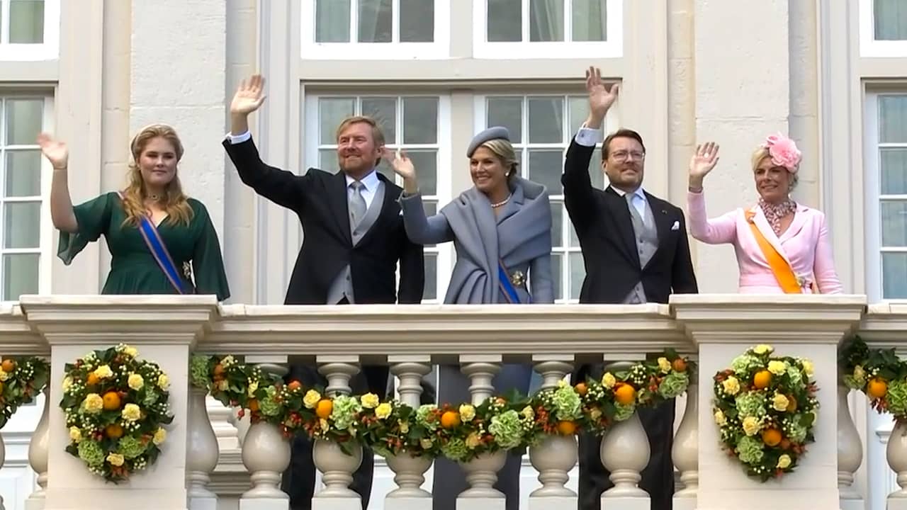Image from video: Booing during Noordeinde Palace balcony scene